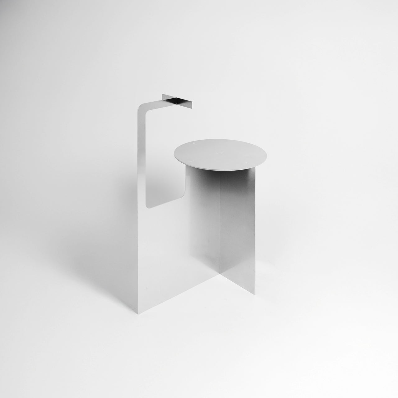 TYRAMID SCULPTURAL CHAIR